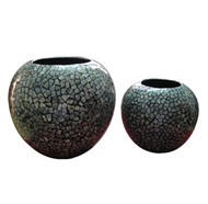 set of 2 vases