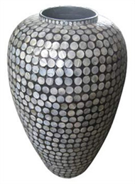 Lacquer vase 