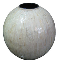 Lacquer vase 