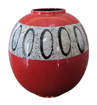 Lacquer vase 