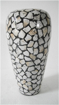 heart lacquer vase